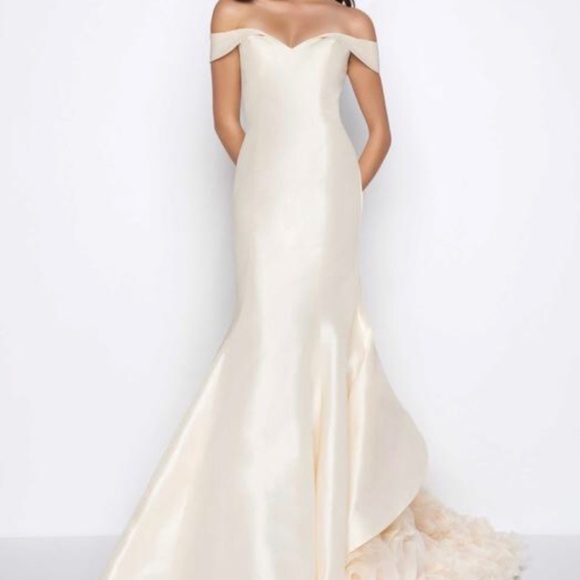 Mac Duggal Dresses & Skirts - MacDuggal wedding/evening gown